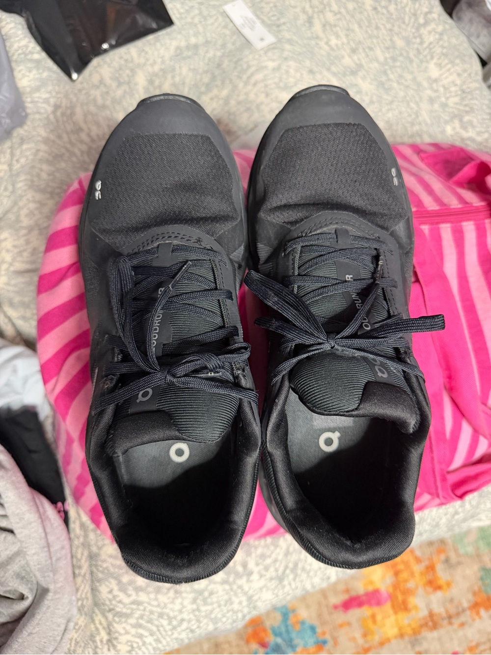 Women’s on cloud black waterproof shoes